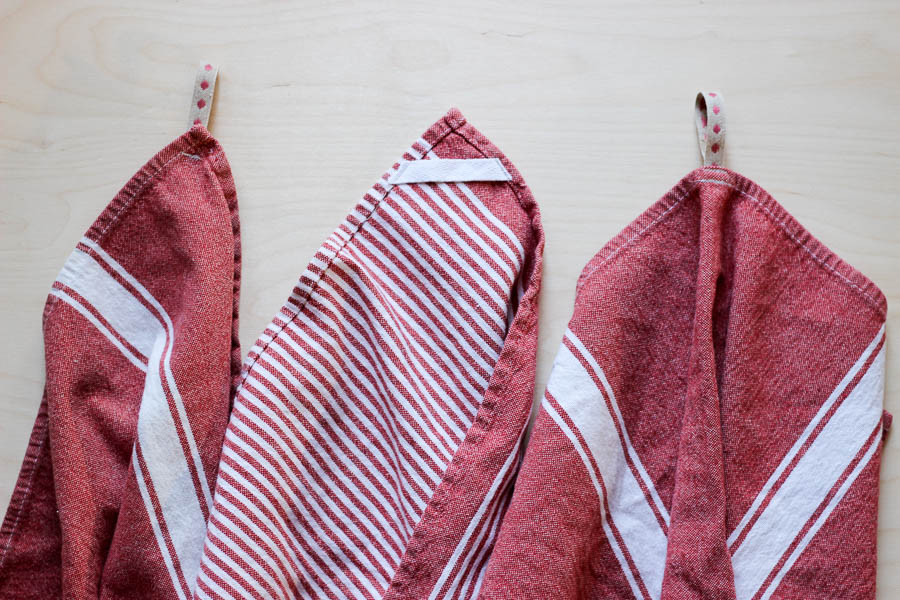 How to add hanger tabs to dishtowels. kristinesser.com